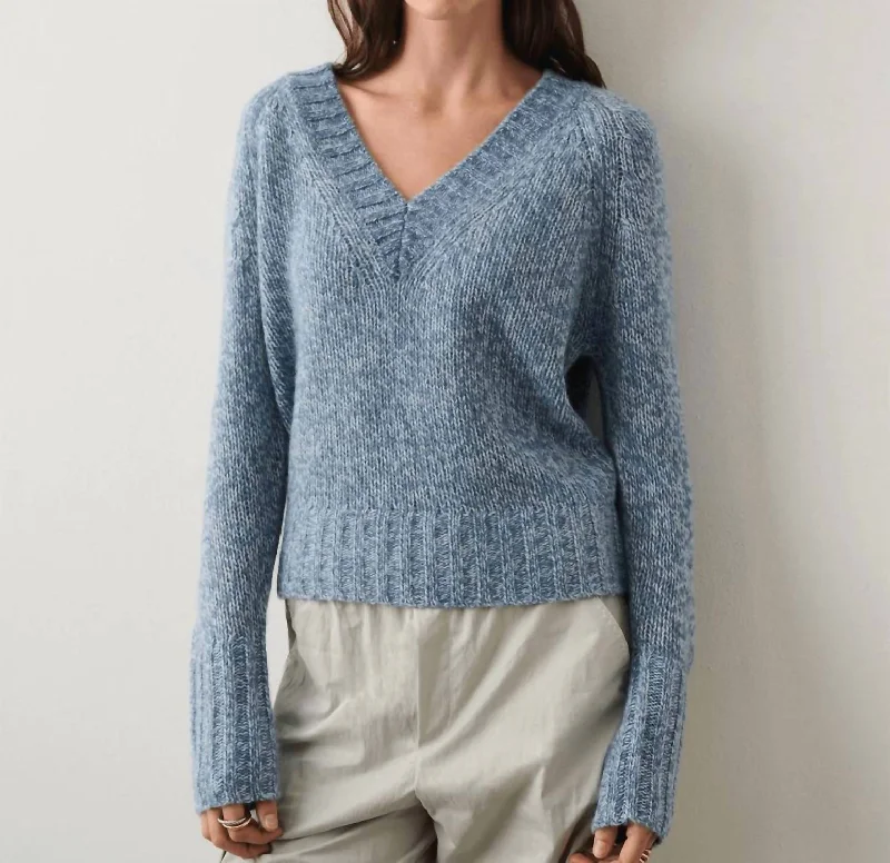 Cashmere Air Plush V-Neck In Blue Marl